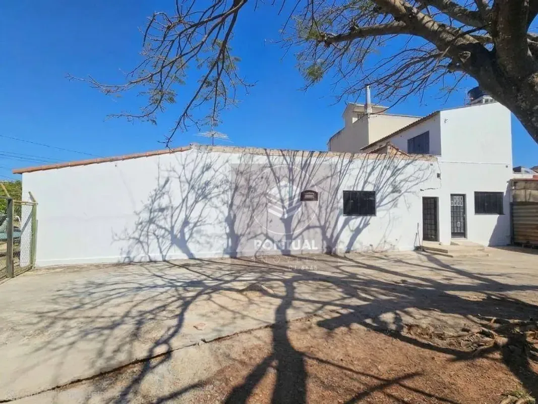 Casa para alugar com 80 m², 2 quartos, 1 banheiro, 6 vagas — foto 2
