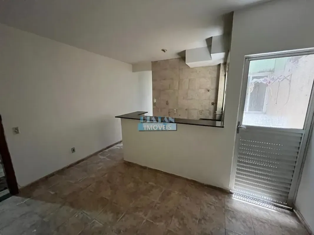 Apartamento para alugar com 50 m², 2 quartos, 1 banheiro — foto 2