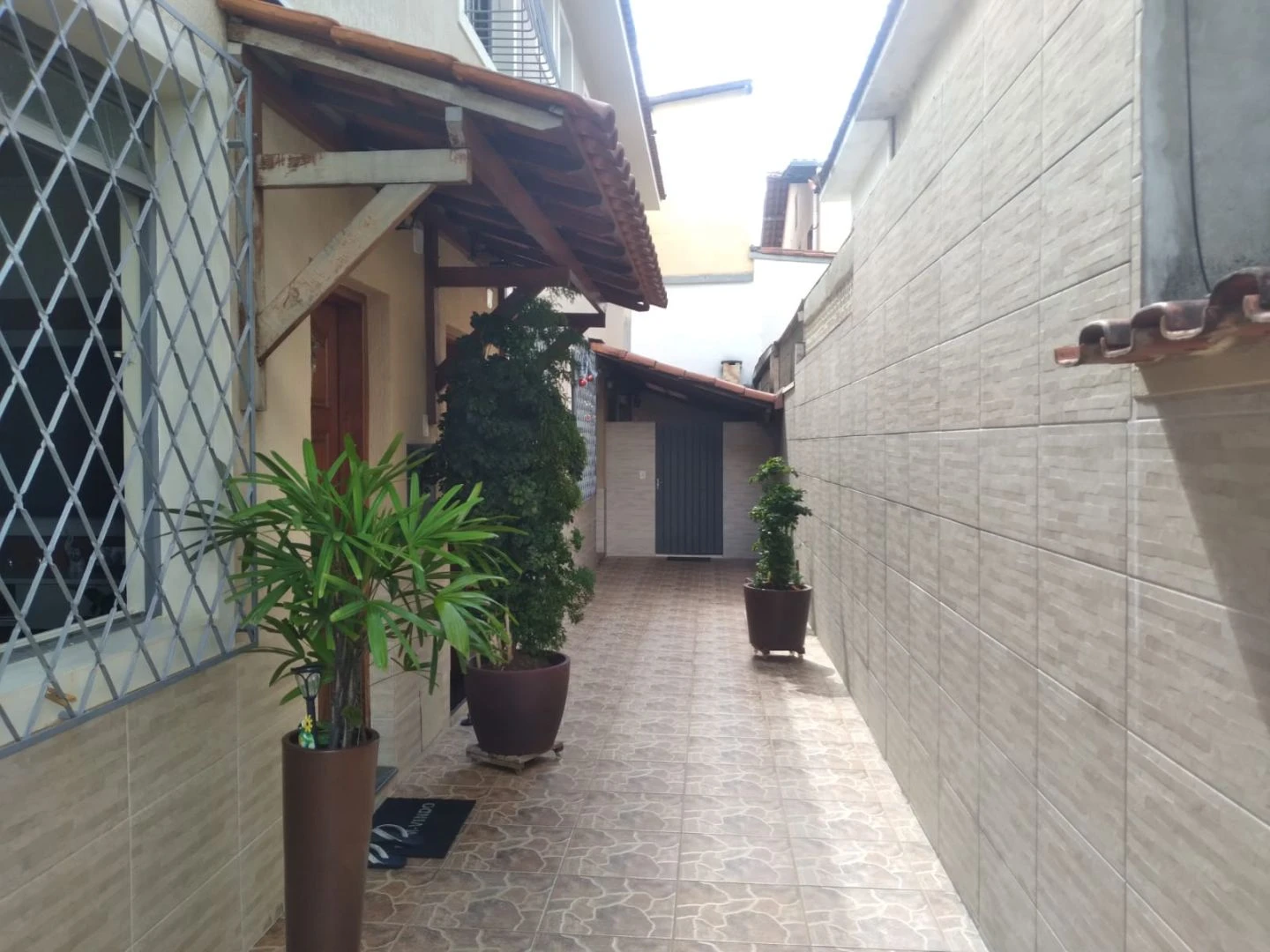 Casa duplex de 02 quartos - Bairro Santa Mônica — foto 2