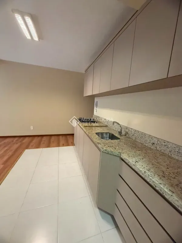 Apartamento para alugar com 50 m², 1 quarto, 1 banheiro, 1 vaga — foto 3