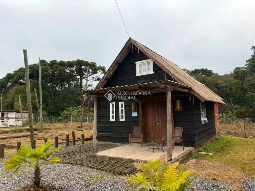 Casa para alugar com 50 m², 1 quarto, 1 banheiro, 1 vaga
