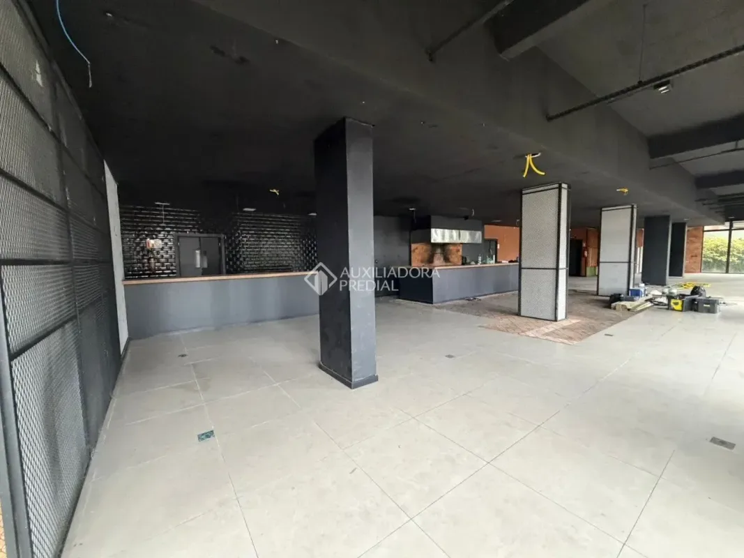 Ponto comercial/Loja/Box para alugar com 340 m², 2 banheiros — foto 4