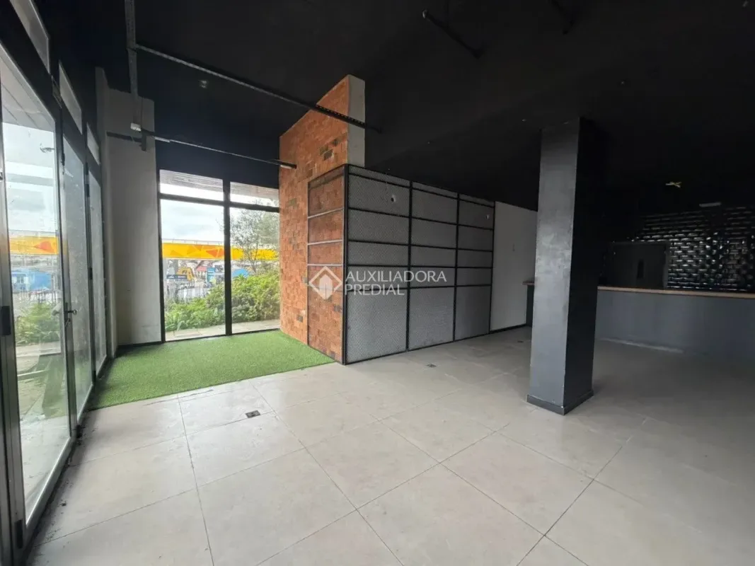 Ponto comercial/Loja/Box para alugar com 340 m², 2 banheiros — foto 6