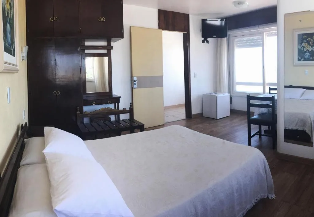 Farol Hotel, na Rua José Antônio Picoral em Torres/RS — foto 10