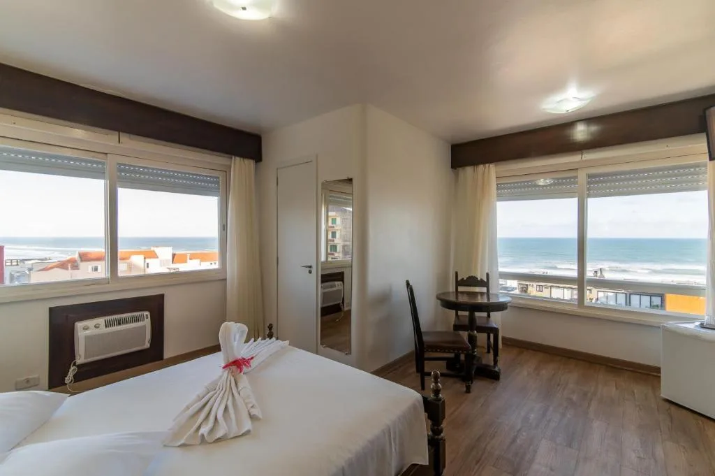 Farol Hotel, na Rua José Antônio Picoral em Torres/RS — foto 23