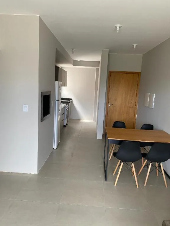 Ótimo apto a 50 m da areia churrasqueira 2Q 2 banheiros 202, Torres (preços atualizados 2026), na 176 Rua Nossa Senhora dos Navegantes em Torres/RS — foto 4