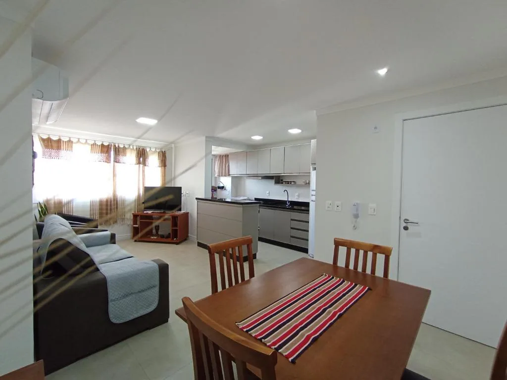 Apartamento Central, com ar condicionado sala e quartos, completo e aconchegante, Torres (preços atualizados 2026), na Avenida General Osório EDIFICIO Piu Belle, apartamento em Torres/RS