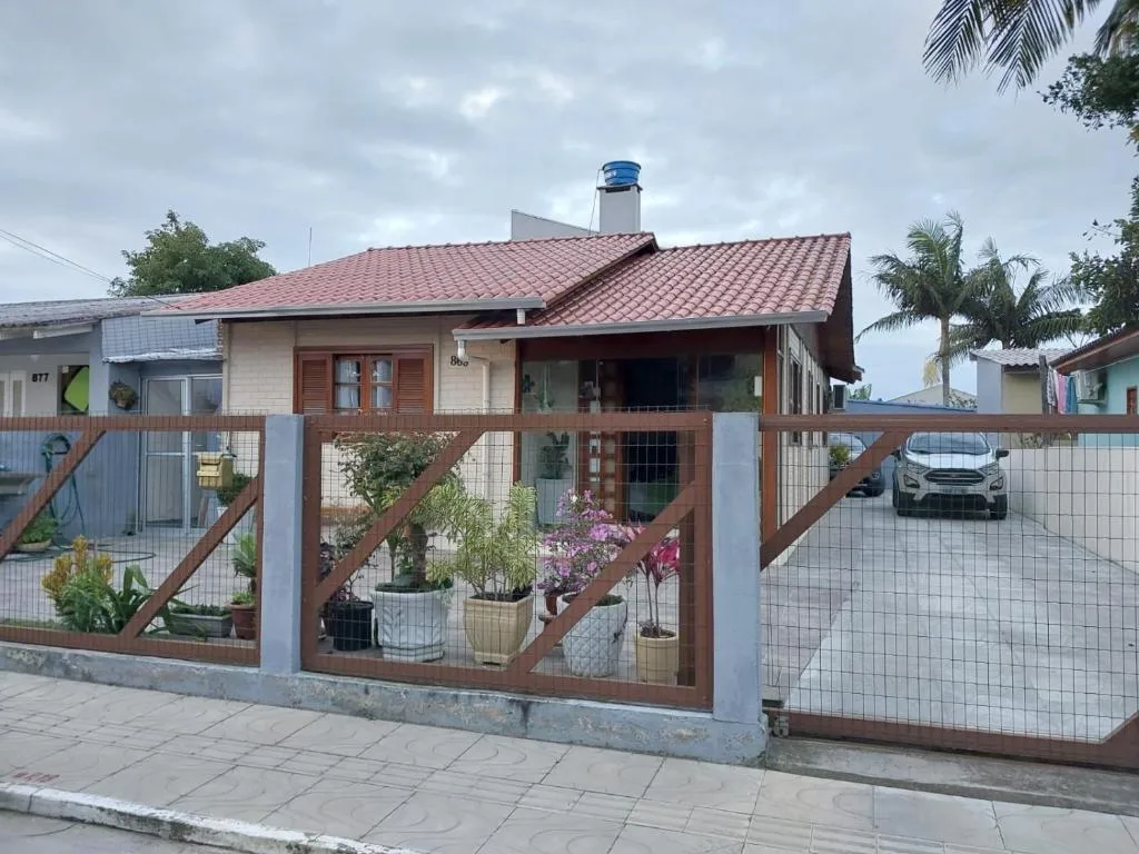 Casa em Torres Praia da Cal, Torres (preços atualizados 2026), na 869 Rua Araribóia Casa em Torres/RS