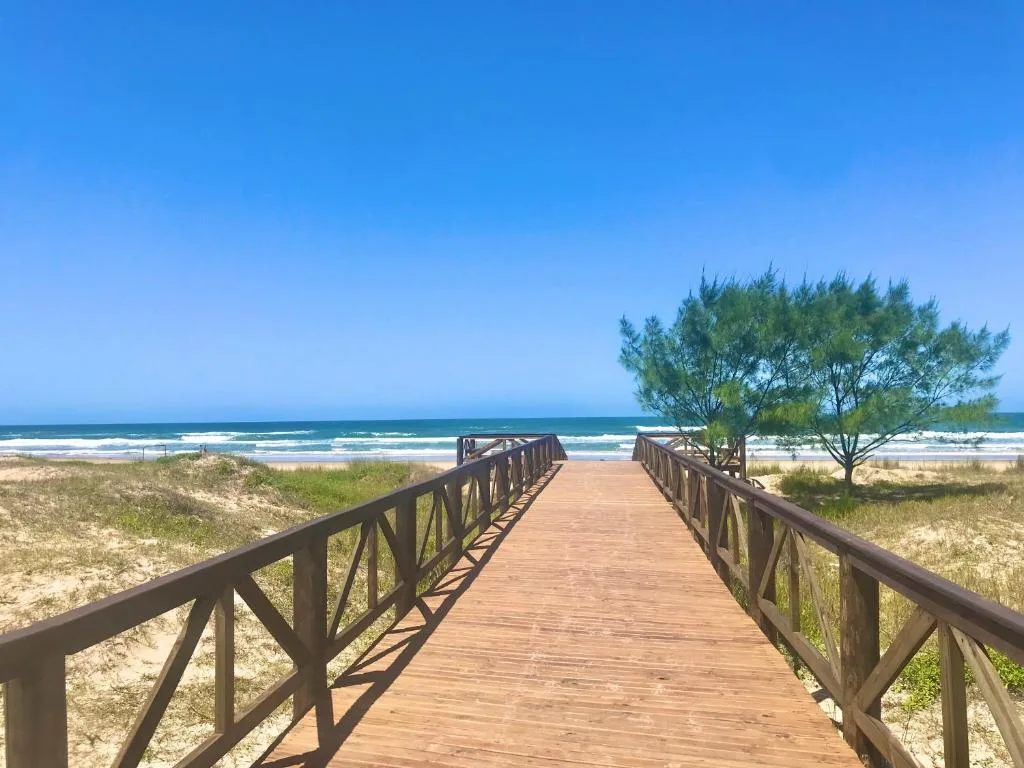 Bangalô em frente a reserva ecológica e 300m do mar, Torres (preços atualizados 2026), na Rua das Figueiras em Torres/RS — foto 15