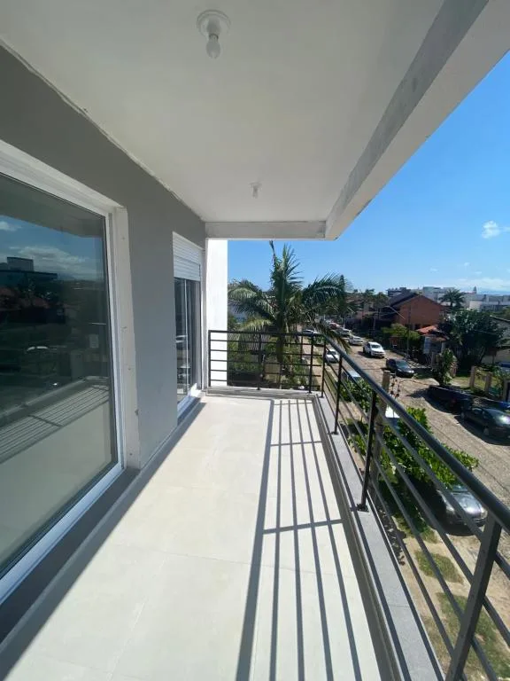 Ótimo apto 50m da areia churrasq 2Q 2 banheiros 301, Torres, na 176 Rua Nossa Senhora dos Navegantes em Torres/RS