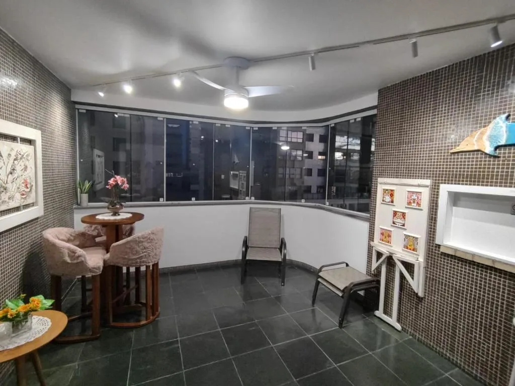 Apto 3 Dormitórios, 2 Vagas, Completíssimo, Central, próx Mar, Torres, na 314 Rua Desembargador Viêira Píres em Torres/RS — foto 7