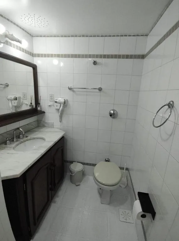 Apto 3 Dormitórios, 2 Vagas, Completíssimo, Central, próx Mar, Torres, na 314 Rua Desembargador Viêira Píres em Torres/RS — foto 14