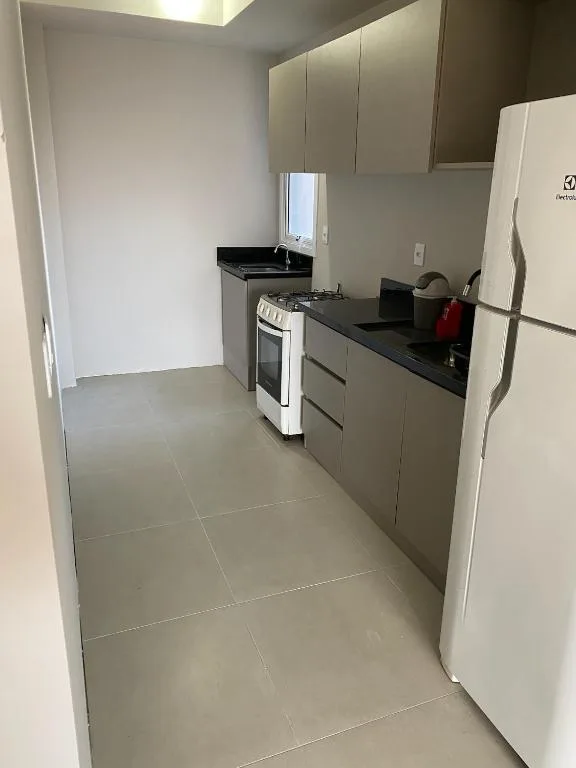 Ótimo apto 50m da areia churrasqueira 2Q 2 banheiros 201, Torres, na 176 Rua Nossa Senhora dos Navegantes em Torres/RS — foto 4