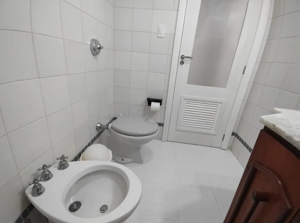Apto 3 Dormitórios, 2 Vagas, Completíssimo, Central, próx Mar, Torres, na 314 Rua Desembargador Viêira Píres em Torres/RS — foto 21