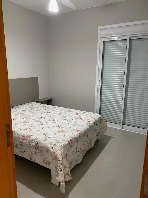 Ótimo apto 50m da areia churrasqueira 2Q 2 banheiros 201, Torres, na 176 Rua Nossa Senhora dos Navegantes em Torres/RS — foto 9