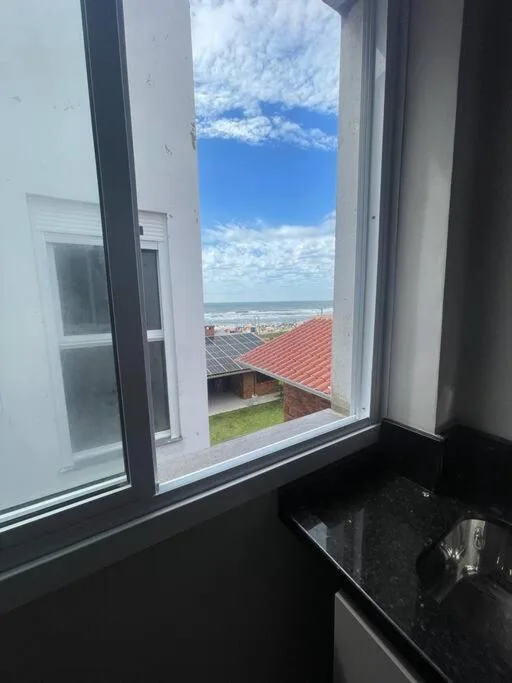 Ótimo apto 50m da areia 1Q crurrasq c vista mar 303, Torres, na 176 Rua Nossa Senhora dos Navegantes em Torres/RS — foto 3