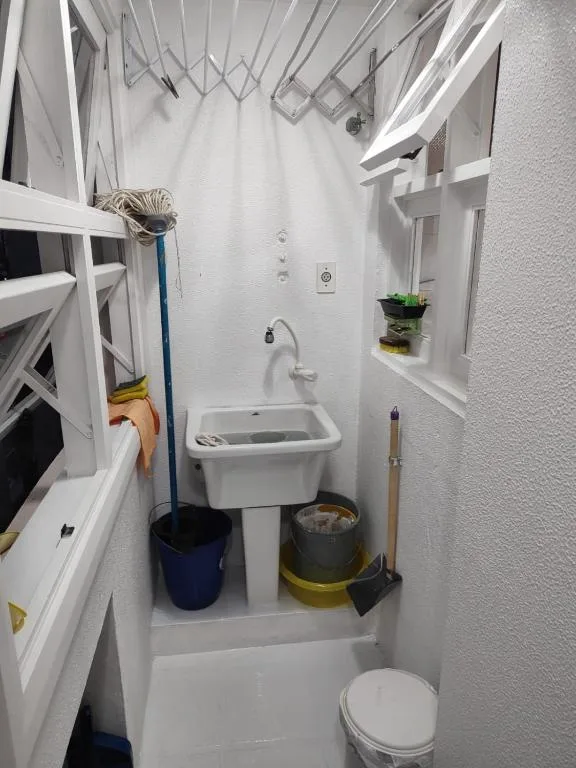 Apto 3 Dormitórios, 2 Vagas, Completíssimo, Central, próx Mar, Torres, na 314 Rua Desembargador Viêira Píres em Torres/RS — foto 33
