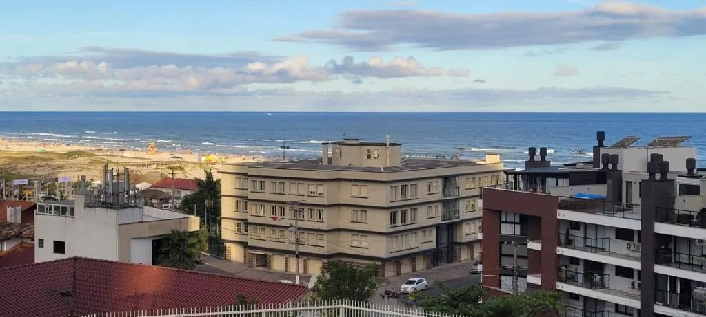 Dunas Flat 405 com vista mar, limpeza diária e roupas de cama e banho, Torres, na Rua Borges De Medeiros em Torres/RS