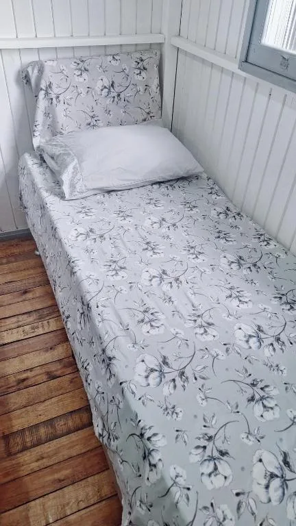CASA de 2 quartos com 2 ares-condicionados em TORRES-RS - Na mais bela praia Gaúcha - Cozinha - Banheiro - TV smart 32 e Wi-Fi - Estacionamento - Anfitriã Superhost no BnB, Torres, na 1240 Rua Luíz Gonzaga Capaverde casa em Torres/RS — foto 12