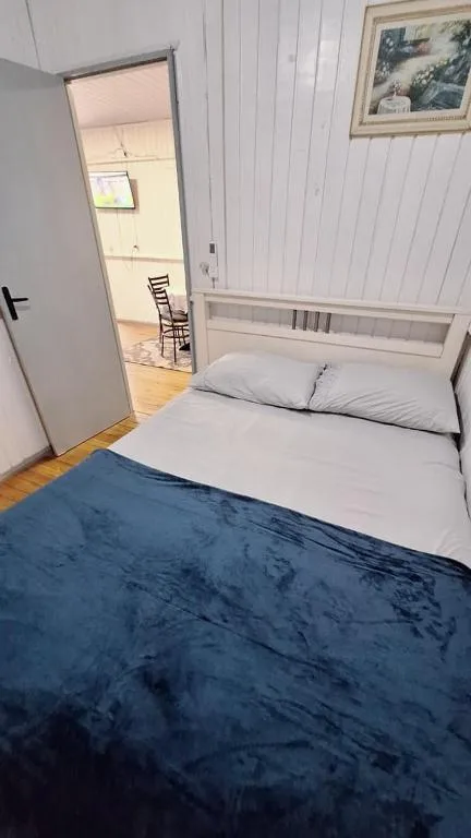 CASA de 2 quartos com 2 ares-condicionados em TORRES-RS - Na mais bela praia Gaúcha - Cozinha - Banheiro - TV smart 32 e Wi-Fi - Estacionamento - Anfitriã Superhost no BnB, Torres, na 1240 Rua Luíz Gonzaga Capaverde casa em Torres/RS — foto 15