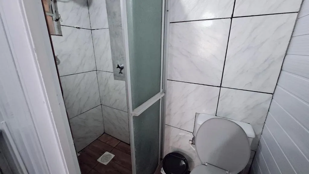 CASA de 2 quartos com 2 ares-condicionados em TORRES-RS - Na mais bela praia Gaúcha - Cozinha - Banheiro - TV smart 32 e Wi-Fi - Estacionamento - Anfitriã Superhost no BnB, Torres, na 1240 Rua Luíz Gonzaga Capaverde casa em Torres/RS — foto 25
