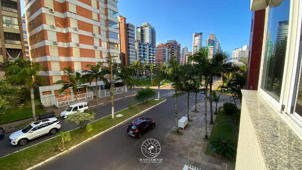 Apto 06 pessoas | Ar condicionado | 200mts do mar, Torres, na 635 Av. Silva Jardim em Torres/RS — foto 4