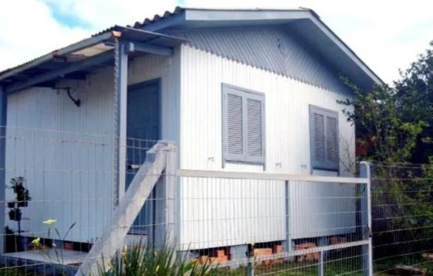 CASA de 2 quartos com 2 ares-condicionados em TORRES-RS - Na mais bela praia Gaúcha - Cozinha - Banheiro - TV smart 32 e Wi-Fi - Estacionamento - Anfitriã Superhost no BnB, Torres, na 1240 Rua Luíz Gonzaga Capaverde casa em Torres/RS — foto 29