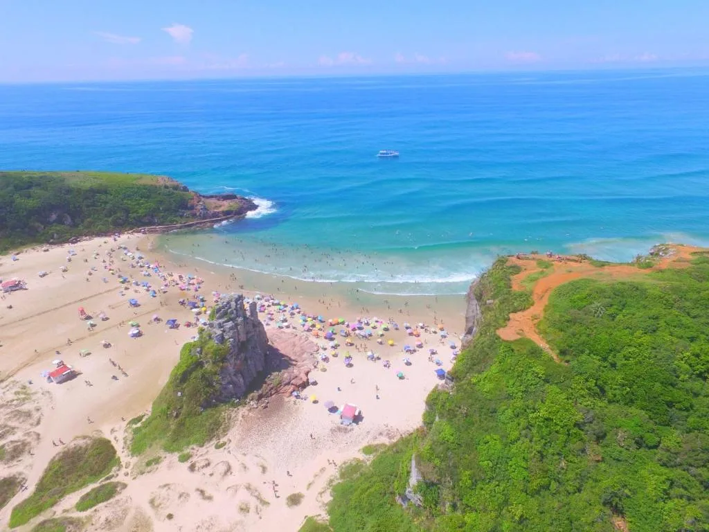 CASA de 2 quartos com 2 ares-condicionados em TORRES-RS - Na mais bela praia Gaúcha - Cozinha - Banheiro - TV smart 32 e Wi-Fi - Estacionamento - Anfitriã Superhost no BnB, Torres, na 1240 Rua Luíz Gonzaga Capaverde casa em Torres/RS — foto 36