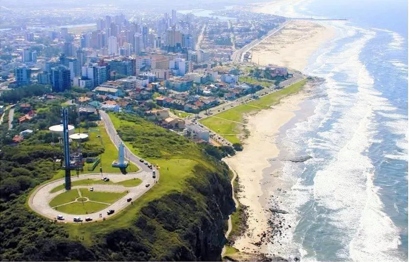 CASA de 2 quartos com 2 ares-condicionados em TORRES-RS - Na mais bela praia Gaúcha - Cozinha - Banheiro - TV smart 32 e Wi-Fi - Estacionamento - Anfitriã Superhost no BnB, Torres, na 1240 Rua Luíz Gonzaga Capaverde casa em Torres/RS — foto 42