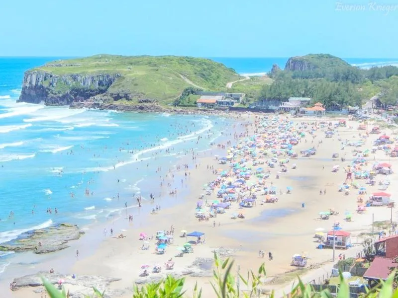 CASA de 2 quartos com 2 ares-condicionados em TORRES-RS - Na mais bela praia Gaúcha - Cozinha - Banheiro - TV smart 32 e Wi-Fi - Estacionamento - Anfitriã Superhost no BnB, Torres, na 1240 Rua Luíz Gonzaga Capaverde casa em Torres/RS — foto 43