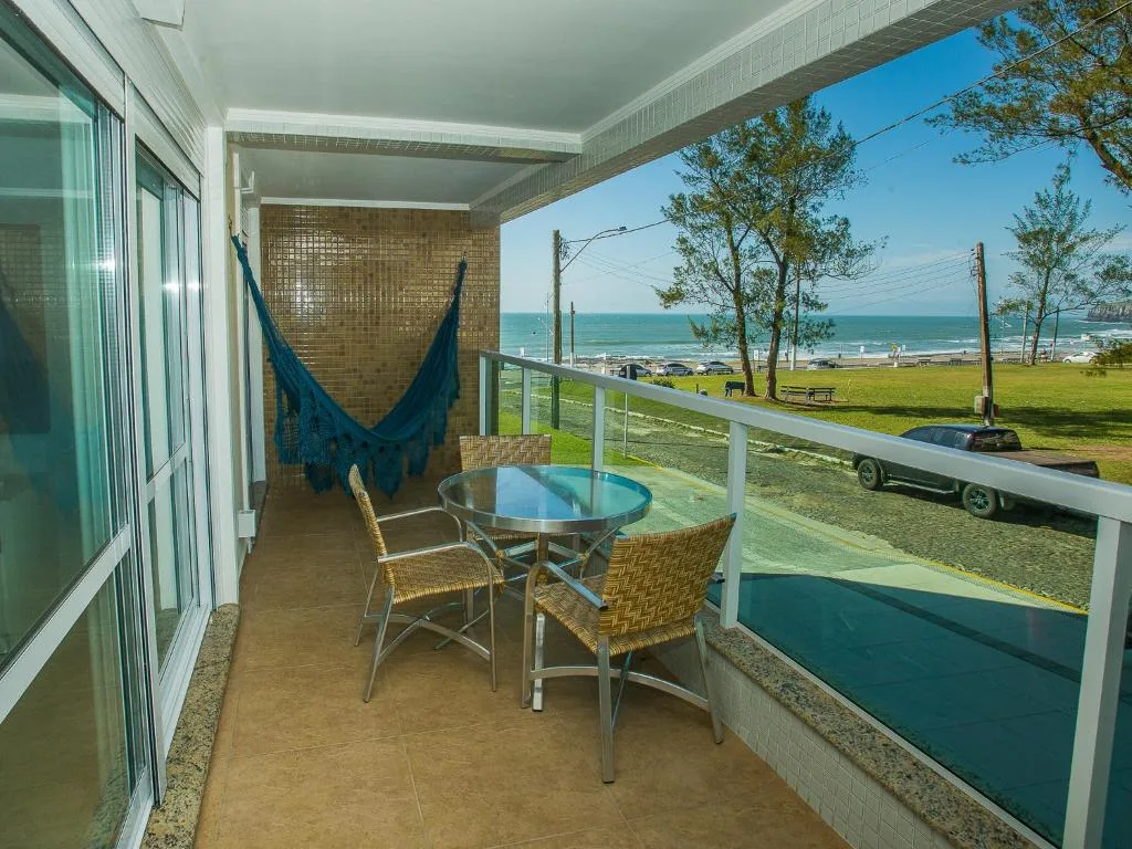 Residencial Villa Lobos, Torres, na Rua Marechal Deodoro, 54 Apto em Torres/RS