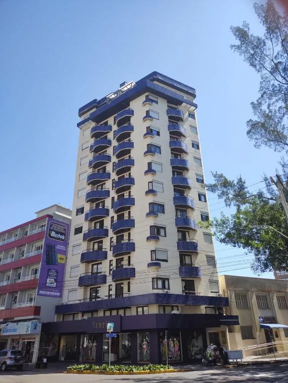 Edificio Holiday, na Av. Barão do Rio Branco em Torres/RS