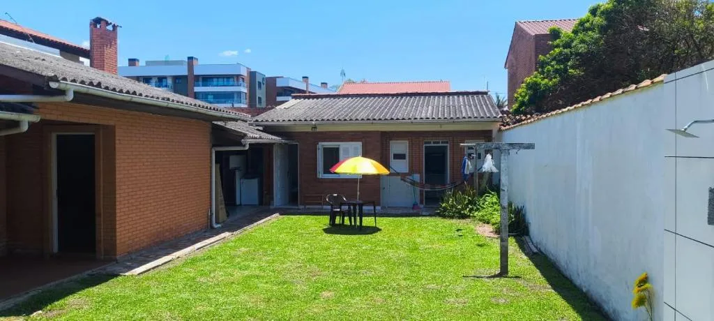 Quarto Demi suíte - Solar missões, Torres, na 465 Rua Nossa Senhora dos Navegantes em Torres/RS