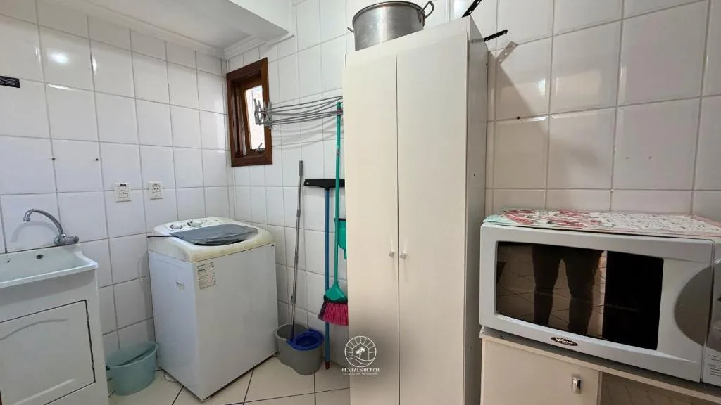 Apto 3 quartos com varanda a 270 mts do mar, Torres, na 260 Rua Desembargador Vieira Pires em Torres/RS — foto 3