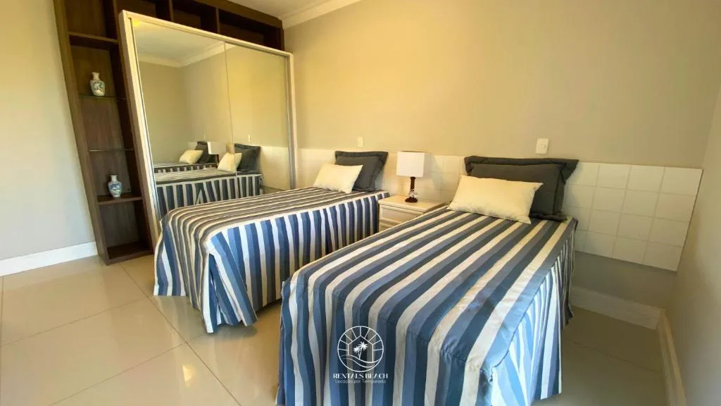 Casa Condomínio 5 suítes com piscina a 350m do mar, Torres, na 2009 Rua Estrada dos Cunhas em Torres/RS — foto 16