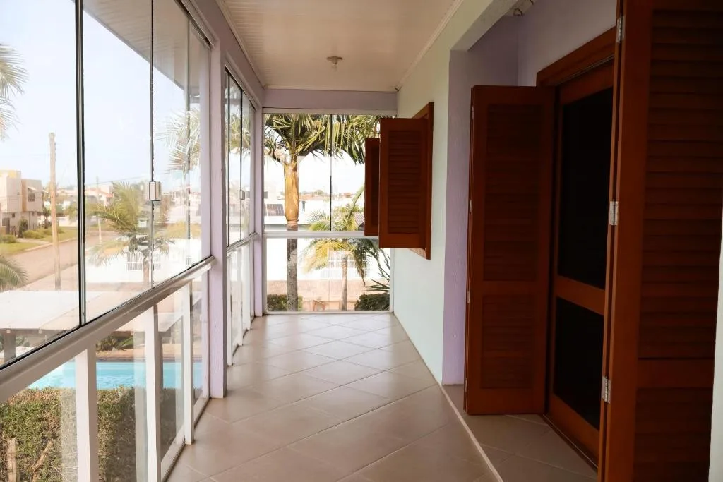 Casa para toda familia com dois pisos isolados com piscina em torres, Torres, na R. Luíz em Torres/RS — foto 2