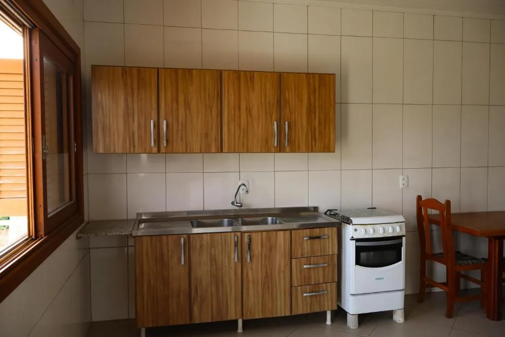 Casa para toda familia com dois pisos isolados com piscina em torres, Torres, na R. Luíz em Torres/RS — foto 3