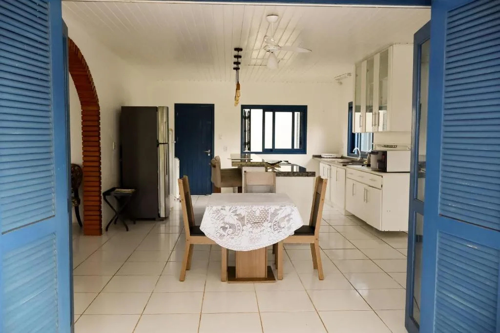 Casa com piscina patio e campinho em torres 1 quadra mar, Torres, na R. das Acácias em Torres/RS — foto 5