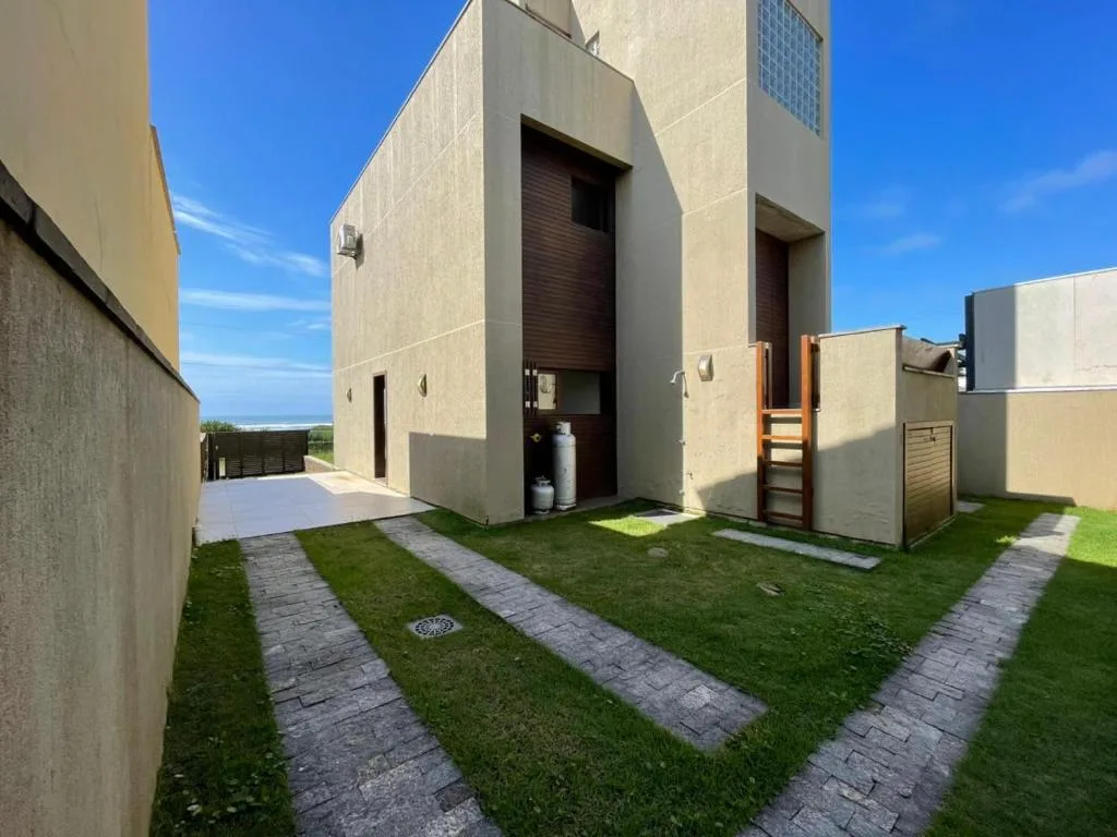 Casa de luxo com piscina a beira mar em torres, Torres, na Av. Beira Mar em Torres/RS — foto 10