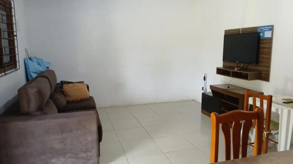 CASA com PISCINA EM TORRES 6 PESSOAS 2 QUADRAS DO MAR, Torres, na R. Luíz em Torres/RS — foto 4