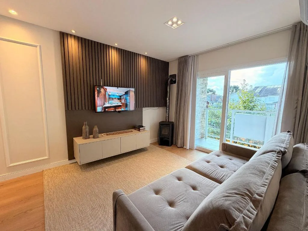 Apartamento frente Av Osvaldo Aranha Centro Canela, Canela, na 345 Av Osvaldo Aranha em Canela/RS