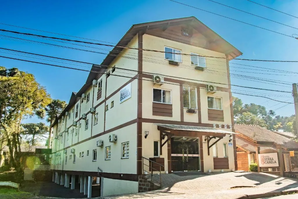 Hotel Serra Canela, Canela, na Avenida Canadá 34 apartamentos em Canela/RS