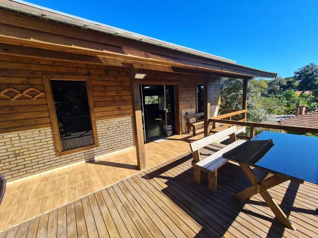 CHALÉ ALPES DOS ANJOS TUDO NUM SÓ LUGAR NATUREZA MOBILIA COMPLETA ESPAÇOSO SEM STRESS A 2 KM DO CENTRO DE CANELA rs, Canela, na Cezari vacari 1100 Casa em Canela/RS