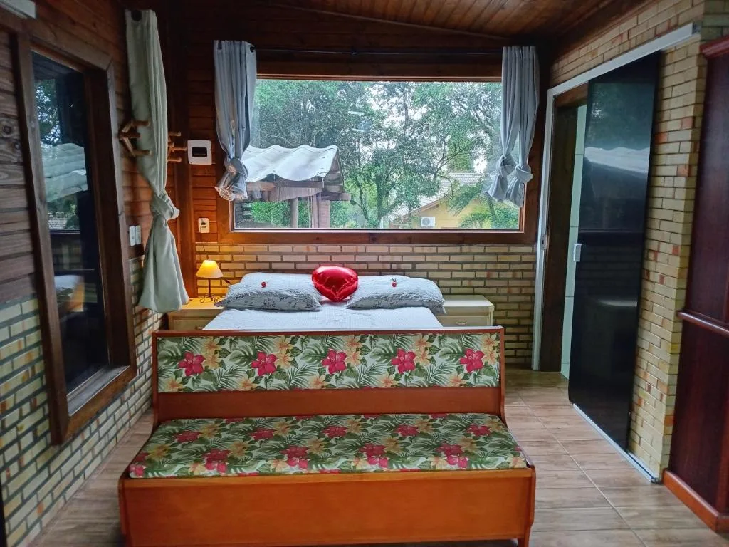 CHALÉ ALPES DOS ANJOS TUDO NUM SÓ LUGAR NATUREZA MOBILIA COMPLETA ESPAÇOSO SEM STRESS A 2 KM DO CENTRO DE CANELA rs, Canela, na Cezari vacari 1100 Casa em Canela/RS — foto 2