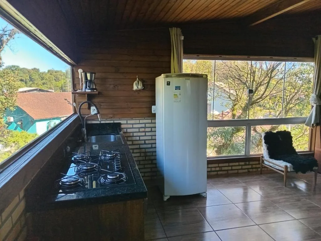 CHALÉ ALPES DOS ANJOS TUDO NUM SÓ LUGAR NATUREZA MOBILIA COMPLETA ESPAÇOSO SEM STRESS A 2 KM DO CENTRO DE CANELA rs, Canela, na Cezari vacari 1100 Casa em Canela/RS — foto 24