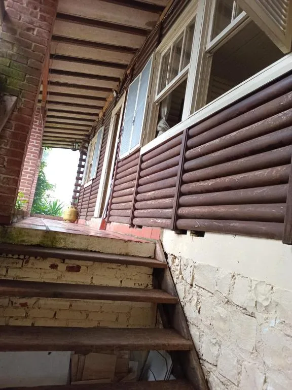 CHALÉ ALPINO RAIZ TODO MOBILIADO COM 2 QUARTOS COZINHA SALA BANHEIRO NATUREZA 2 KM centro de Canela rs, Canela, na Rua Cezare Vaccari 1100 Alpes Verdes Casa em Canela/RS — foto 4