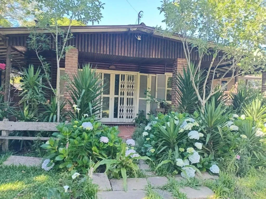 CHALÉ ALPINO RAIZ TODO MOBILIADO COM 2 QUARTOS COZINHA SALA BANHEIRO NATUREZA 2 KM centro de Canela rs, Canela, na Rua Cezare Vaccari 1100 Alpes Verdes Casa em Canela/RS — foto 8