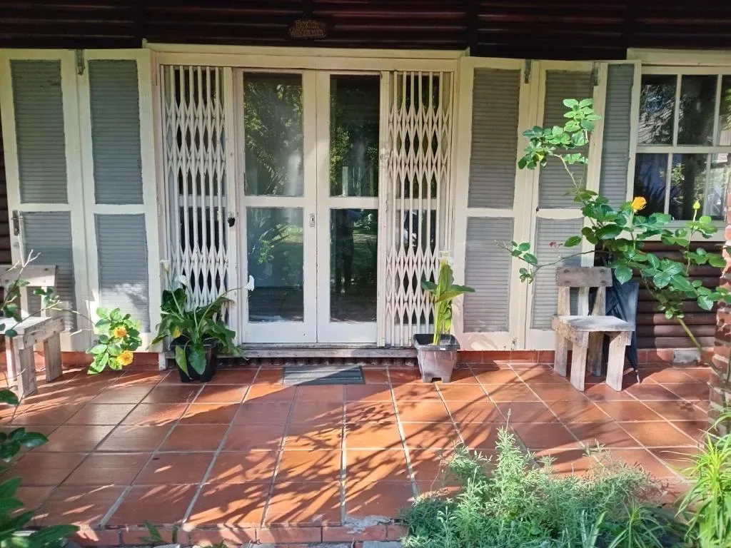 CHALÉ ALPINO RAIZ TODO MOBILIADO COM 2 QUARTOS COZINHA SALA BANHEIRO NATUREZA 2 KM centro de Canela rs, Canela, na Rua Cezare Vaccari 1100 Alpes Verdes Casa em Canela/RS — foto 9