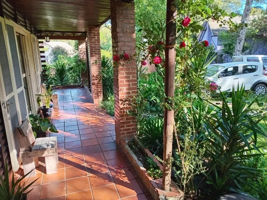 CHALÉ ALPINO RAIZ TODO MOBILIADO COM 2 QUARTOS COZINHA SALA BANHEIRO NATUREZA 2 KM centro de Canela rs, Canela, na Rua Cezare Vaccari 1100 Alpes Verdes Casa em Canela/RS — foto 10