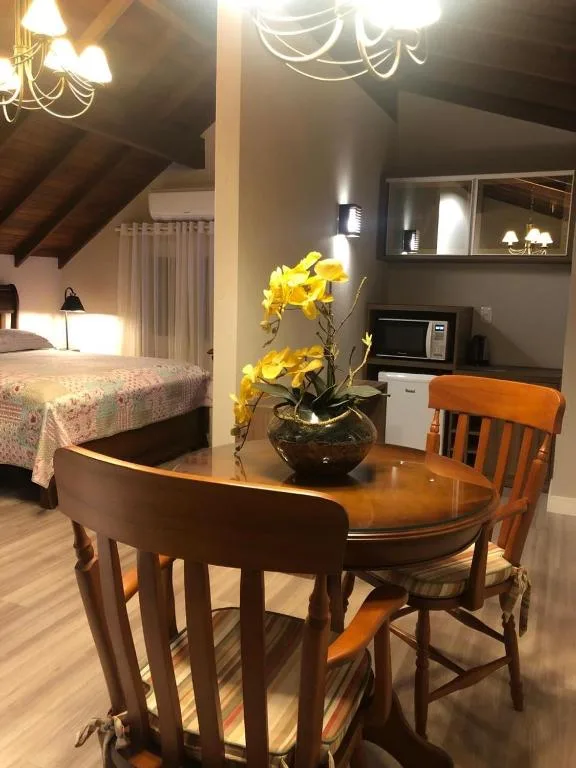 Residencial Jardim dos Pinheiros 279, Canela, na R. Pedro Luiz de Oliveira em Canela/RS — foto 7
